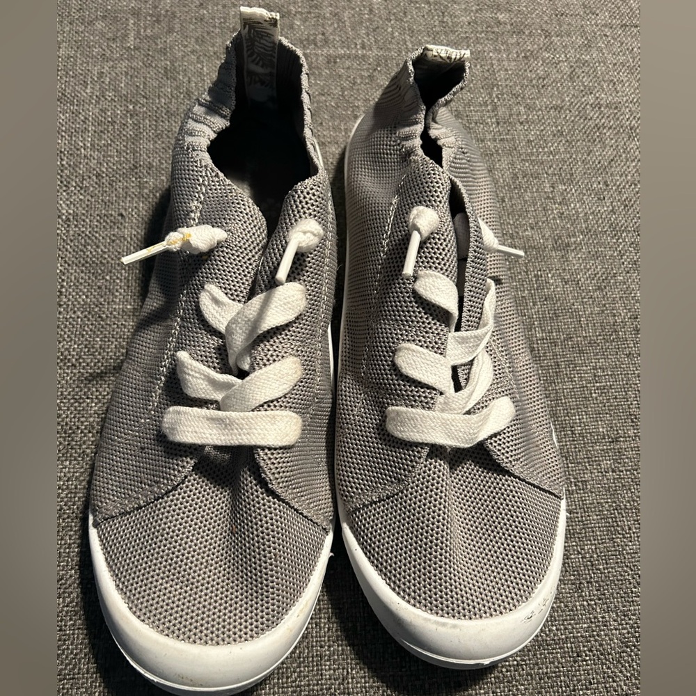 Tommy Bahama sneakers / flats - NWOT - grey - size 8